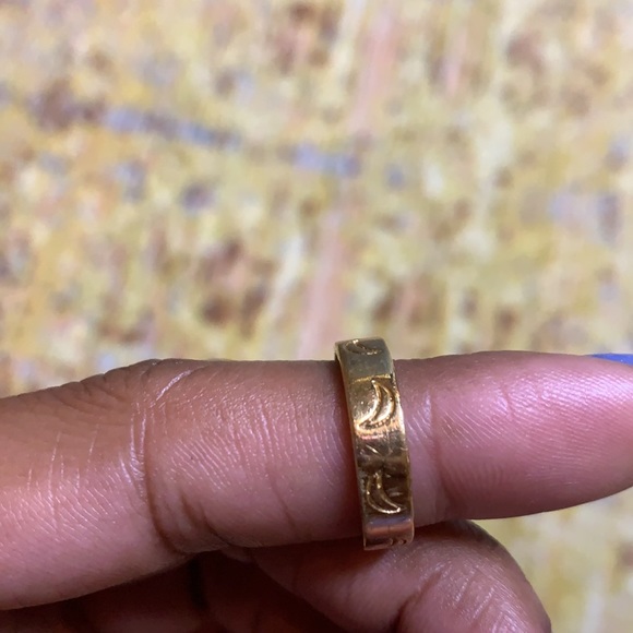 ๐ Gold Moon Stamp Ring - Picture 2 of 4